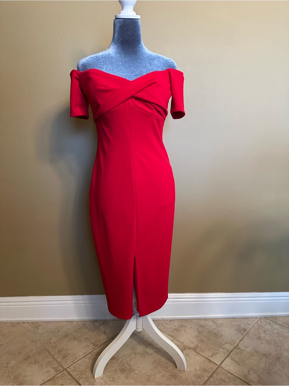 Betsy & Adam midi dress, front center slit. Built-in cups. Slip resistant edging